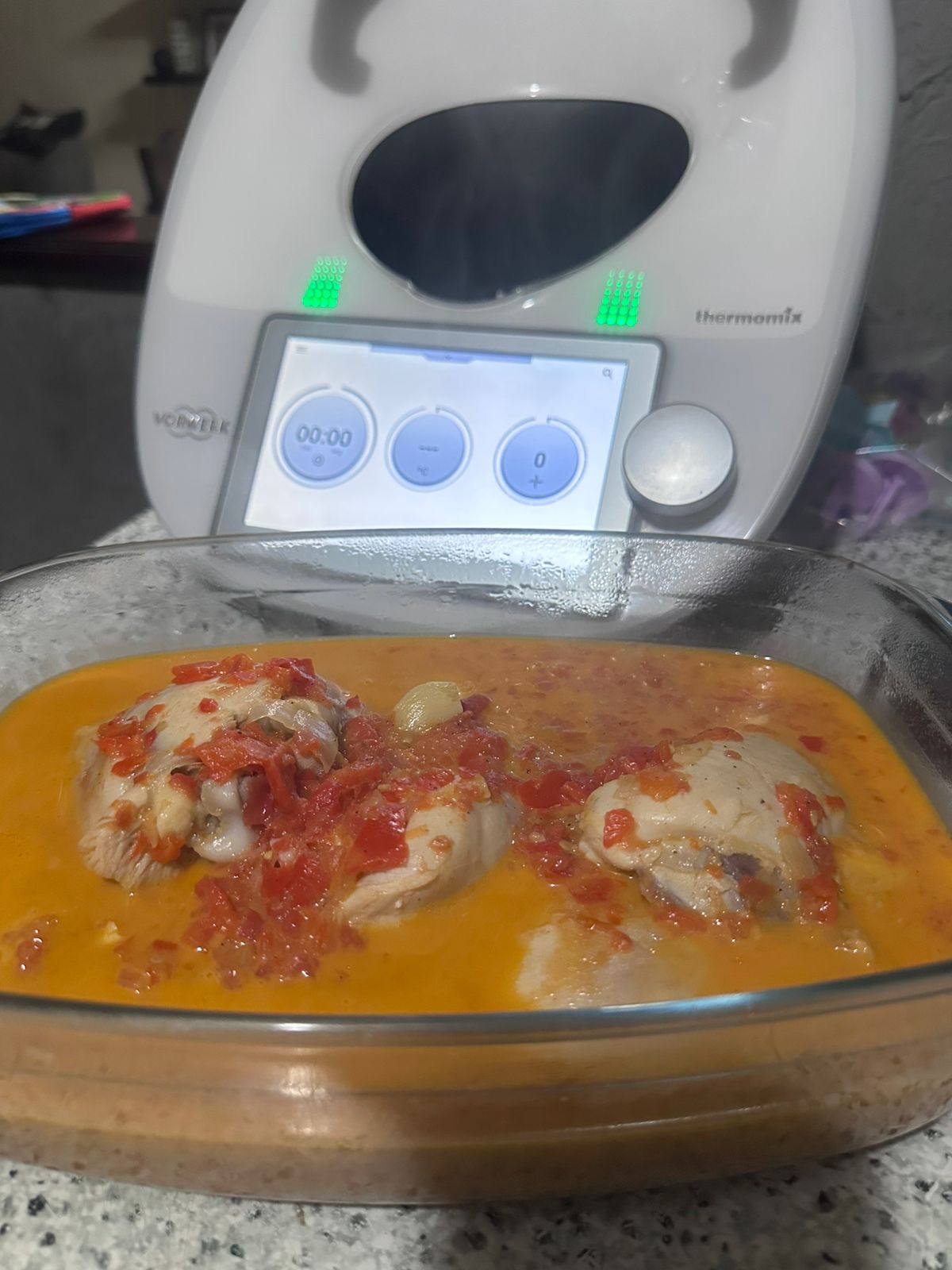 Pollo en salsa de tomate