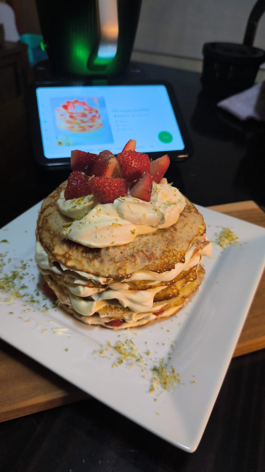 Pancakes con fresas y crema de limón